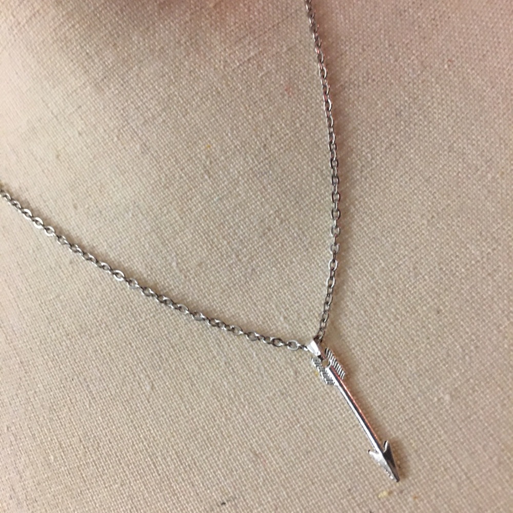 Silver arrow charm pendant chain link necklace